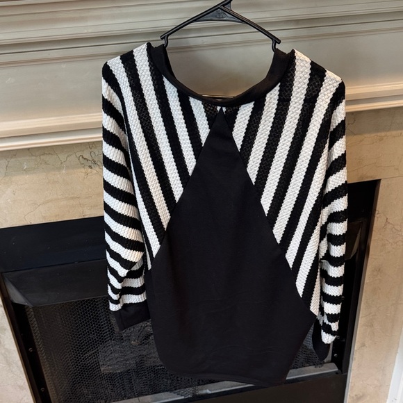 Black and White Striped knit top.  Size XL.  Worn several times.  Listing #21101 - Picture 2 of 9